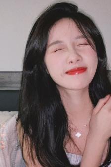一边吃胸一边揉下面的视频